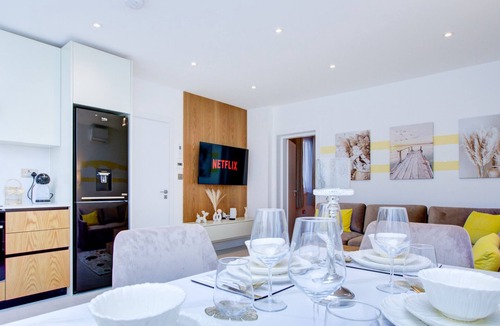 Croham Apartment | Modern Apartment 36a