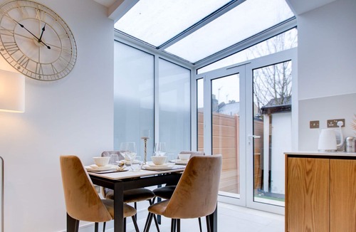 Croham Apartment | Modern Apartment 36a