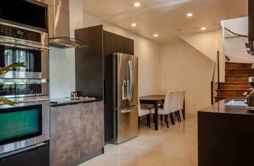 Terrebonne Apartment | Modern Apartment - Home Theater and Premium Kitchen