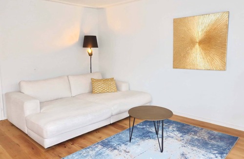 Andelfingen District Apartment | Modern Apartment in Schaffhausen Center
