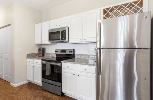 Acton Apartment | Modern Apartment in Prime Location (ID8982X42)