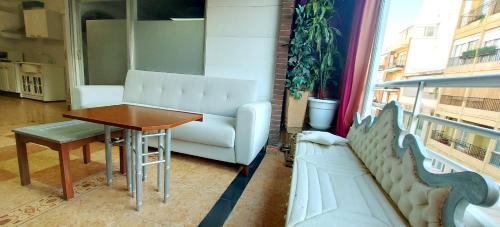 Ensanche Diputacion Apartment | Modern apartment in Alacant, 60m², wheelchair accessible