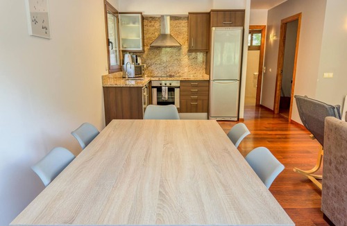 Arinsal Apartment | Modern Apartment in Arinsal - 5 pers, PARKING
