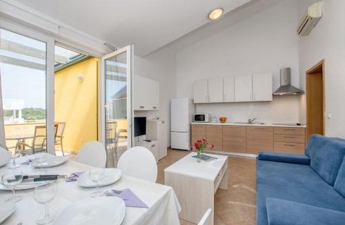 Basanija Apartment | Modern apartment in Bašanija - 73 m² - Balcony and air conditioning
