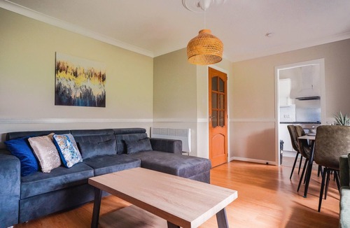 Coatbridge Apartment | Modern Apartment in Coatbridge