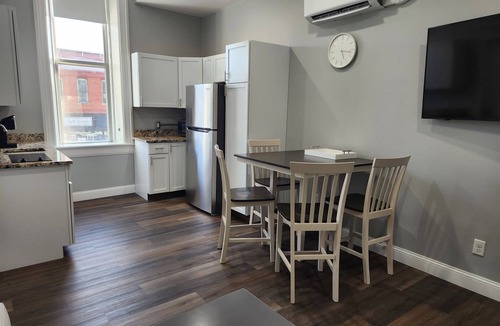 Iola Apartment | Modern Apartment in Iola located on the Square “Blue”
