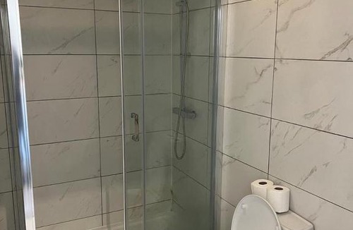 North Finchley Apartment | Modern Apartment in London