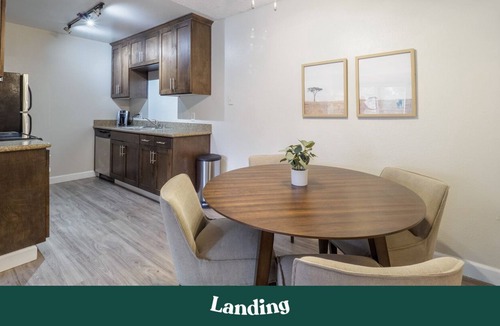 Fair Oaks Apartment | Modern Apartment in Prime Location (ID8965)