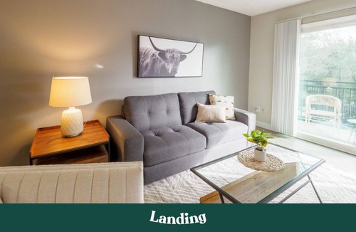 Fair Oaks Apartment | Modern Apartment in Prime Location (ID8965)