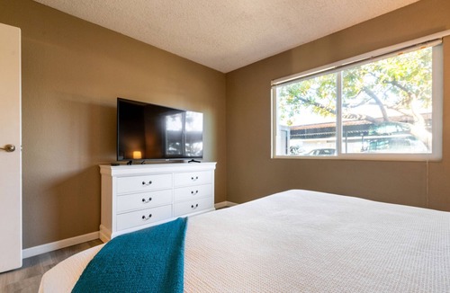 Fair Oaks Apartment | Modern Apartment in Prime Location (ID6916)