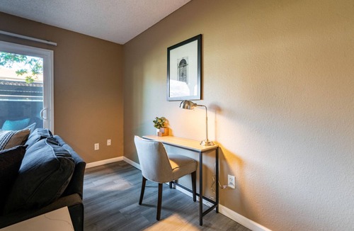 Fair Oaks Apartment | Modern Apartment in Prime Location (ID6916)