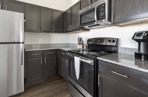 Burleson Apartment | Modern Apartment in Prime Location (ID1186X009)