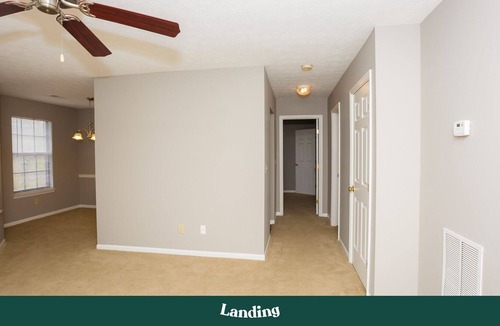 Florence Apartment | Modern Apartment in Prime Location (ID8502)