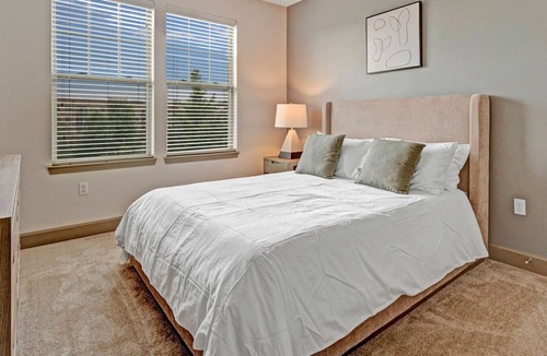 Franklin Apartment | Modern Apartment in Prime Location (ID1958X23)