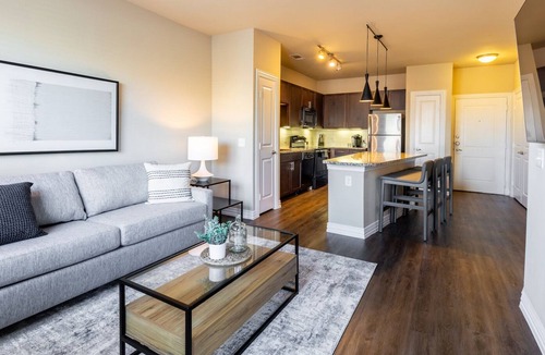 Southwest Carrollton Apartment | Modern Apartment in Prime Location (ID3882)