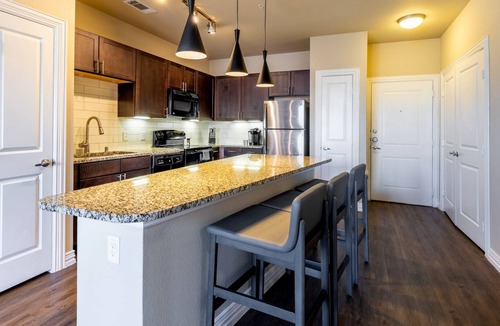 Southwest Carrollton Apartment | Modern Apartment in Prime Location (ID3882)