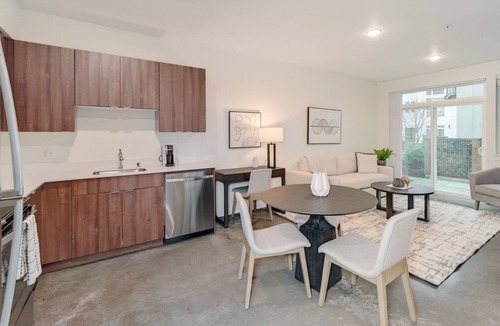 Bothell Apartment | Modern Apartment in Prime Location (ID8493X83)