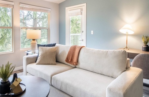 Everett Apartment | Modern Apartment in Prime Location (ID9692X16)