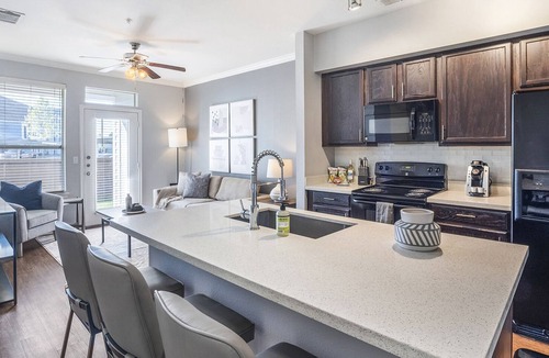 Atascocita Apartment | Modern Apartment in Prime Location (ID8343X22)