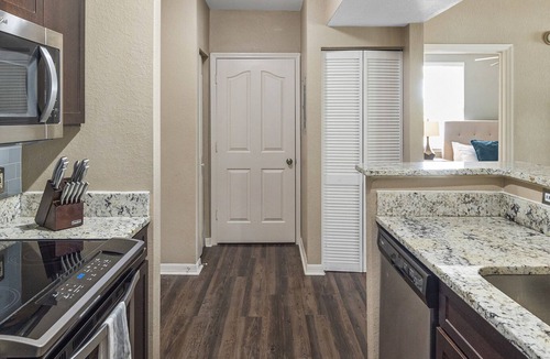 Baldwin Park Apartment | Modern Apartment in Prime Location (ID4577X6)