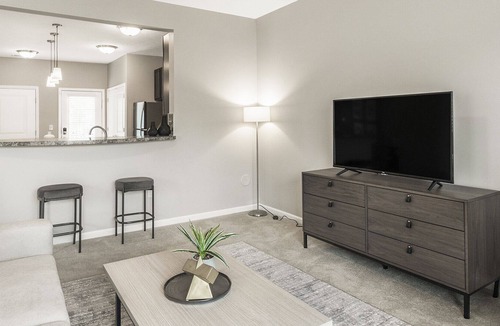 Sunbury Apartment | Modern Apartment in Prime Location (ID9540X31)