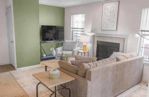 Wichita Apartment | Modern Apartment in Prime Location (ID9304X07)