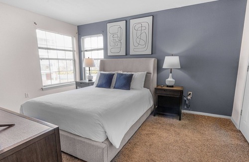 Wichita Apartment | Modern Apartment in Prime Location (ID9304X07)