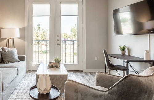 Los Indios Apartment | Modern Apartment in Prime Location (ID7345X71)