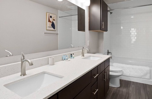Los Indios Apartment | Modern Apartment in Prime Location (ID7763X80)