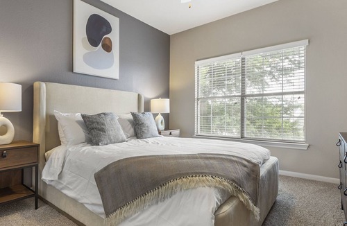 East Riverside - Oltorf Apartment | Modern Apartment in Prime Location (ID9196X08)