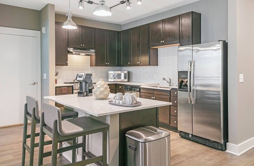Allandale Apartment | Modern Apartment in Prime Location (ID1166X331)