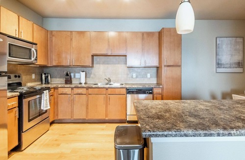 Bixby Apartment | Modern Apartment in Prime Location (ID8202X55)