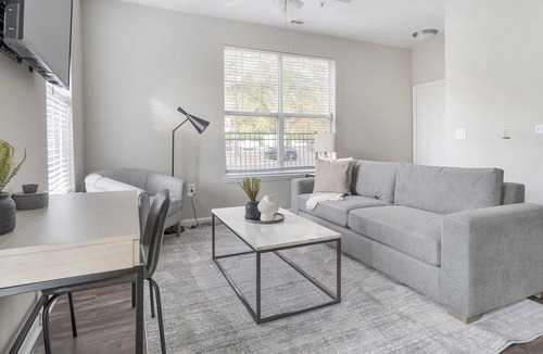 Apex Apartment | Modern Apartment in Prime Location (ID1213X665)