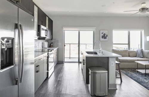 Plano Apartment | Modern Apartment in Prime Location (ID7967X54)