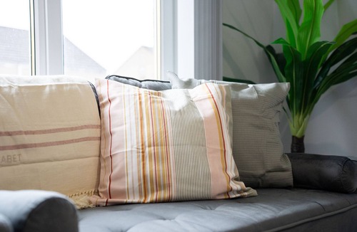 Linthouse Apartment | Modern Apartment in South-West Glasgow