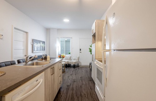 Southwest Apartment | Modern Apartment in the Heart of Griffintown
