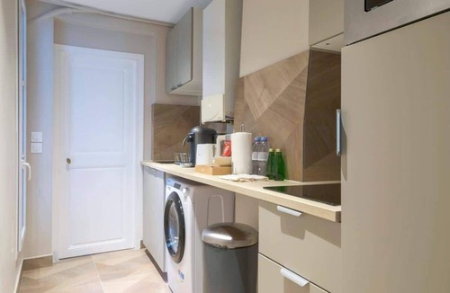 Quartier des Invalides Apartment | Modern apartment in the heart of the 7th arrondissement