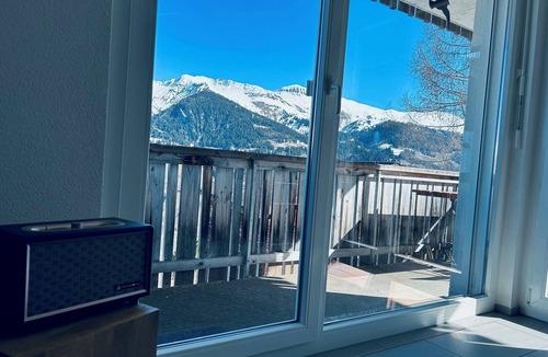 Praden Apartment | Modern apartment in the mountains with a view of the mountains