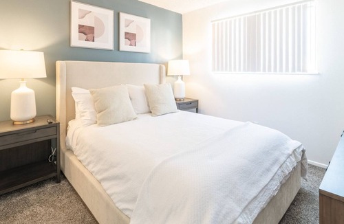 Northeast Heights Apartment | Modern Apartment in Prime Location (ID7515X32)