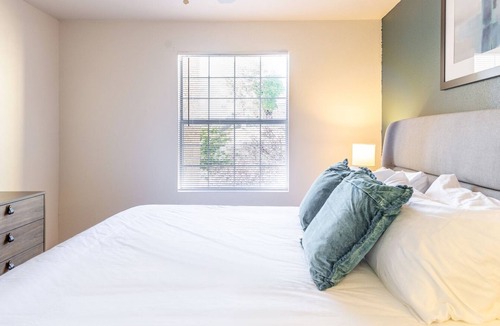 Albuquerque Apartment | Modern Apartment in Prime Location (ID6628X19)
