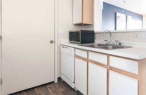 Albuquerque Apartment | Modern Apartment in Prime Location (ID7250X84)