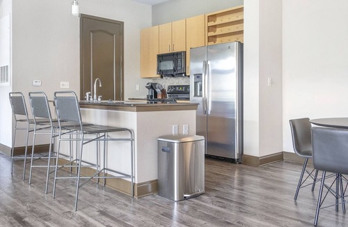 Mid City South Apartment | Modern Apartment in Prime Location (ID5081X1)