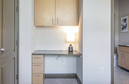 Mid City South Apartment | Modern Apartment in Prime Location (ID5081X1)