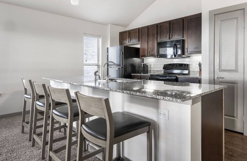 Georgetown Apartment | Modern Apartment in Prime Location (ID6100X66)