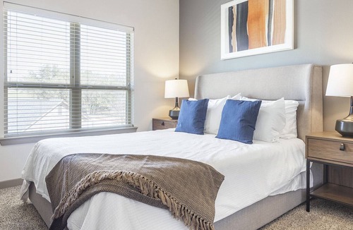 Georgetown Apartment | Modern Apartment in Prime Location (ID3128X66)