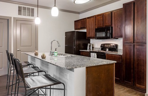 Georgetown Apartment | Modern Apartment in Prime Location (ID8187X12)