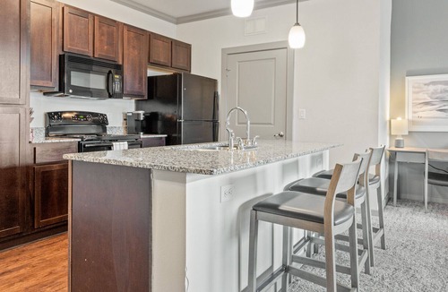 Georgetown Apartment | Modern Apartment in Prime Location (ID6032X08)
