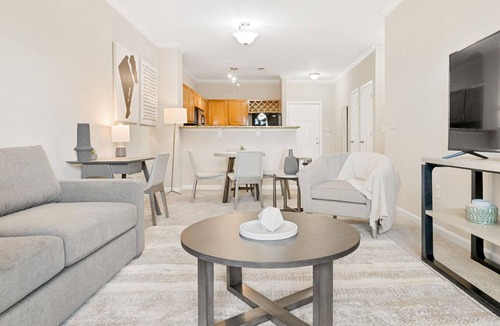 Greensboro Apartment | Modern Apartment in Prime Location (ID5864X01)