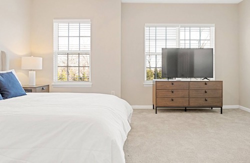 Greensboro Apartment | Modern Apartment in Prime Location (ID5864X01)