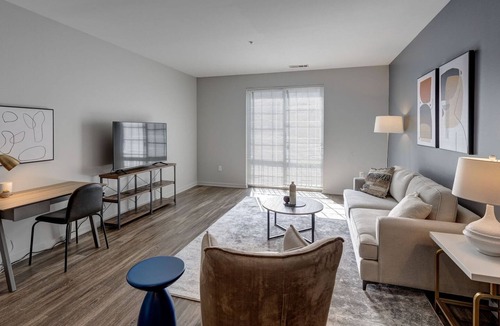 Grove City Apartment | Modern Apartment in Prime Location (ID4290X54)